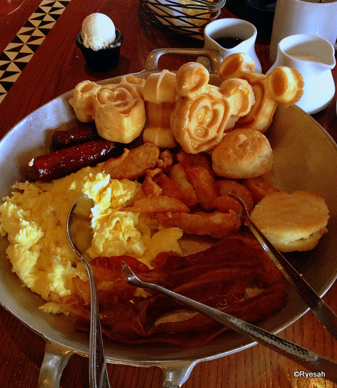 breakfast at ohana.jpg