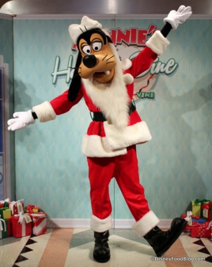 SANTA GOOFY.jpg