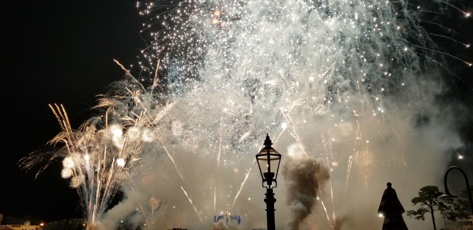 ILLUMINATIONS 9