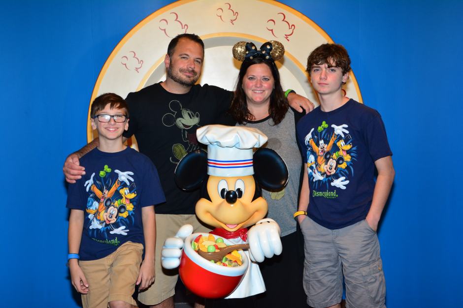 whole fam Chef Mickeys 2.JPG