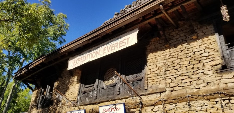 everest sign day 12 2018