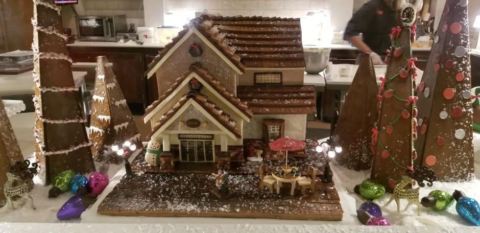 gingerbread house day 12 2018