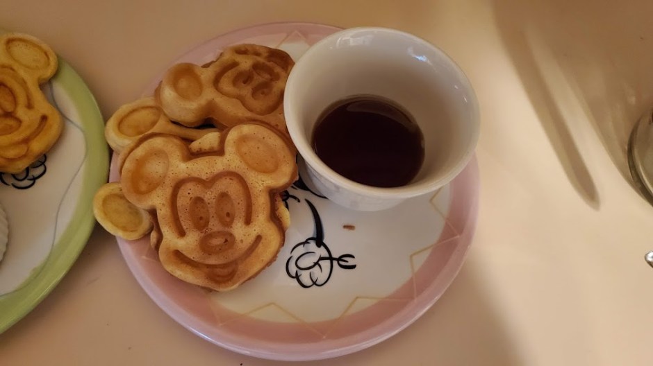 WAFFLES ON PLATE DAY 1 CA 2019