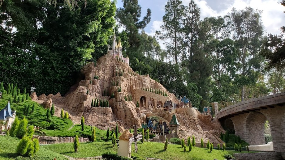 CANAL BOATS 5 DAY 13 CA 2019.jpg