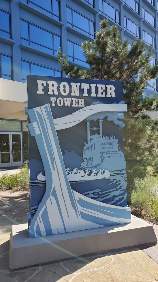 DISNEYLAND HOTEL 4 CA 2019.jpg