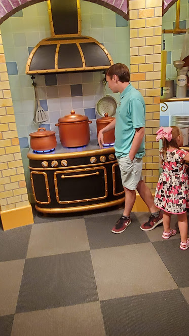 GOOFYS KITCHEN 1 DAY 13 CA 2019.jpg