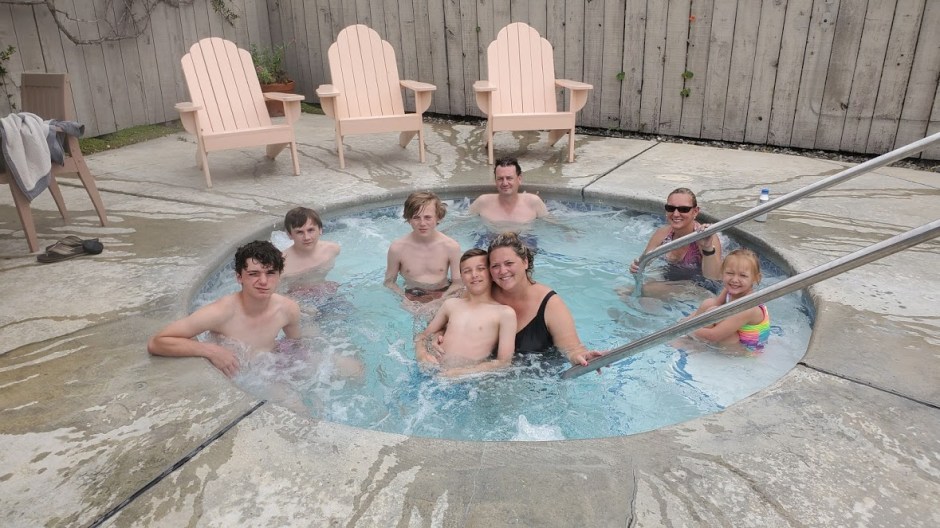 HOT TUB 1 DAY 8 CA 2019.jpg