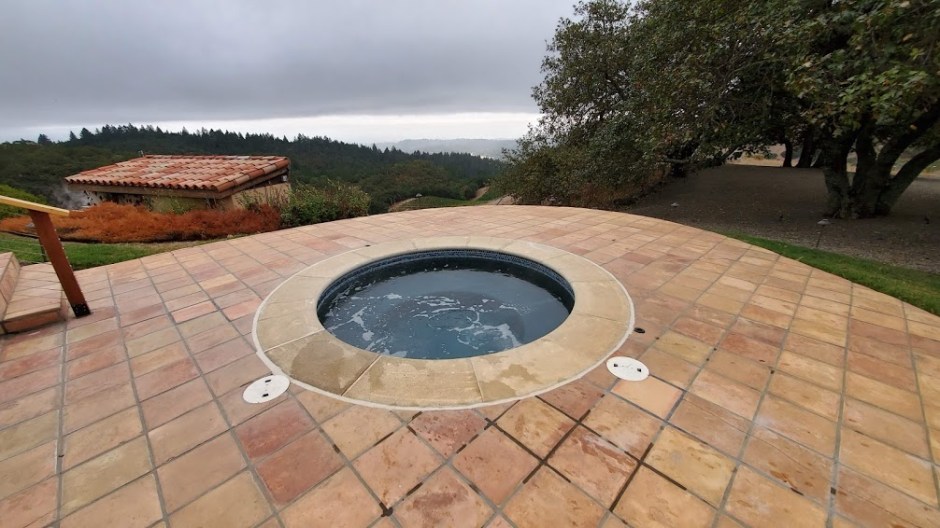 HOT TUB 1 NAPA TRIP 2019 DAY 1.jpg