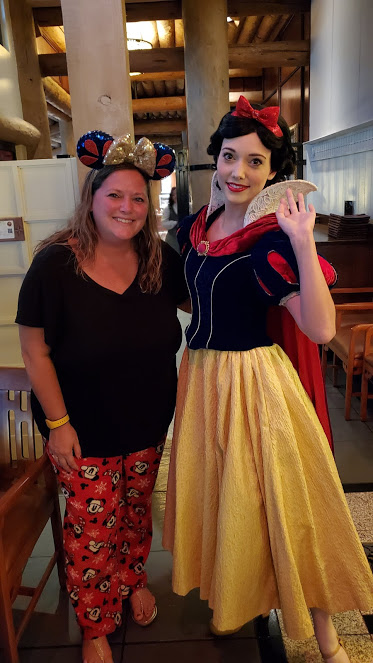 SNOW WHITE 4 NOVEMBER 2019 FL TRIP 4TH POST