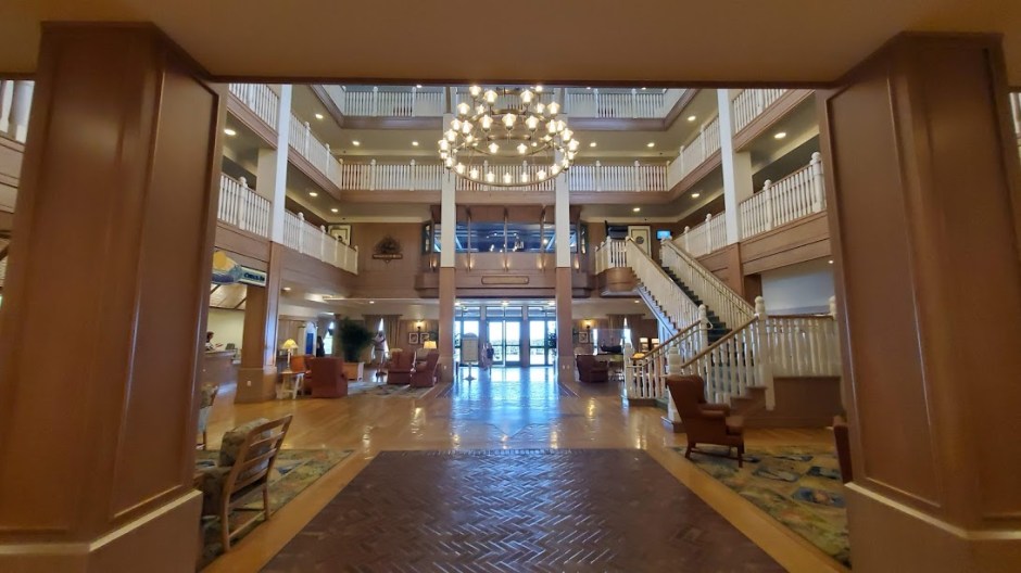 VERO LOBBY 1 VERO BEACH DAY 2 FEB 2020